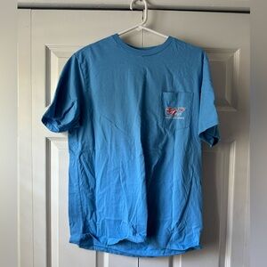 Blue vineyard vines beach tee size Medium